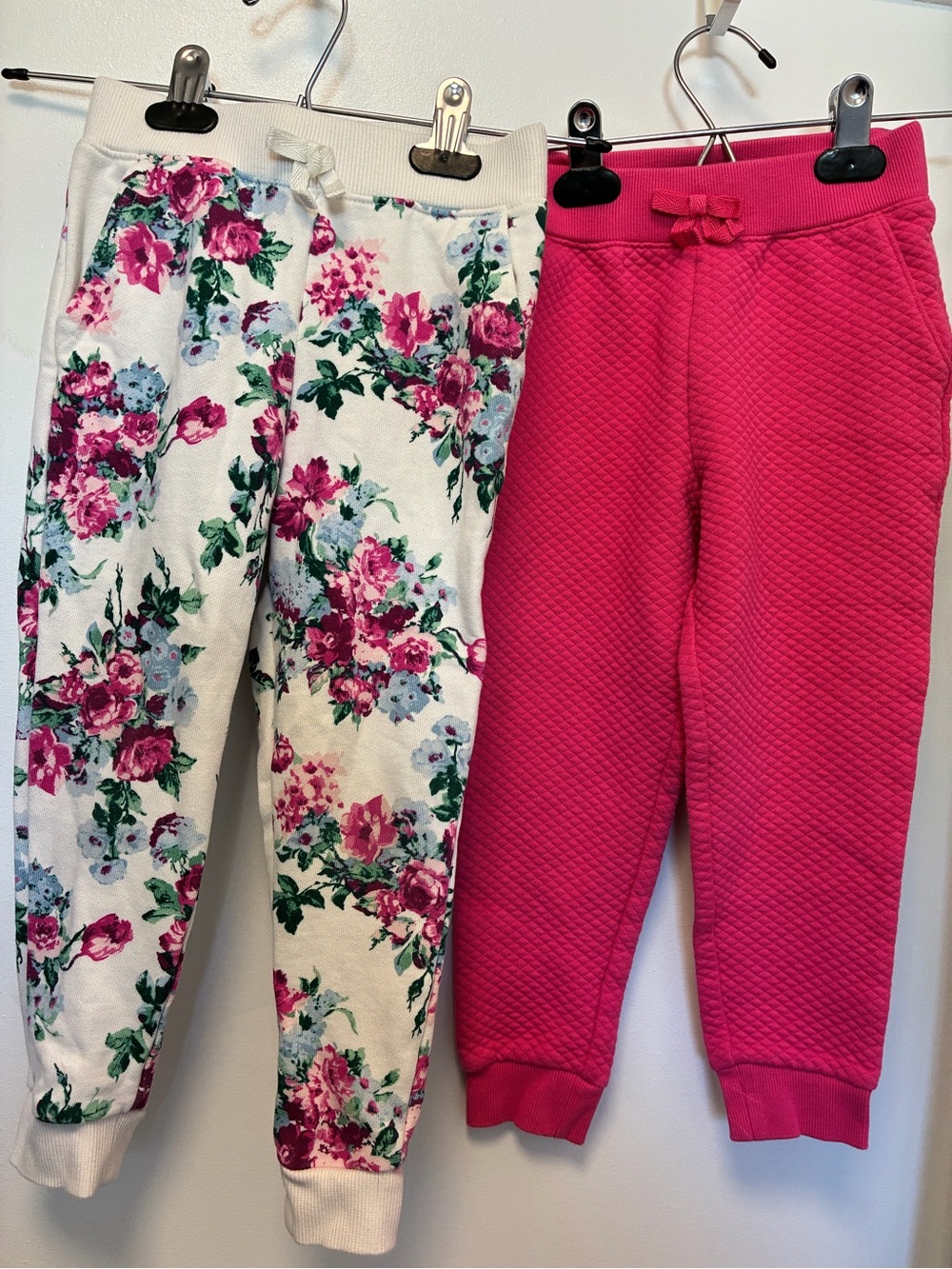 Janie and Jack, 2 Pairs, Floral White Joggers & Pink Quilted Joggers - Girls 5T